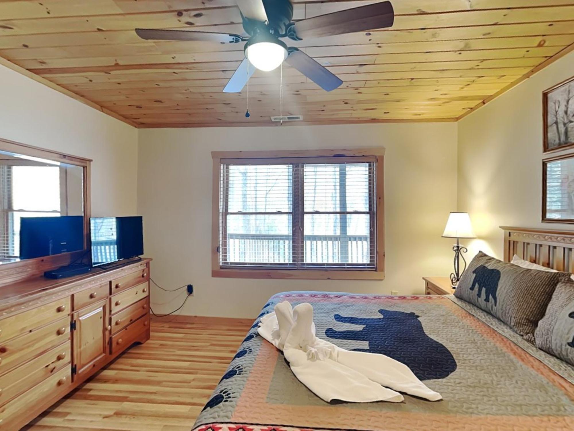 Big Bear 2, 5 Bedrooms, Pool Access, Hot Tub, Fireplace, WiFi, Sleeps 16 Gatlinburg Exterior foto